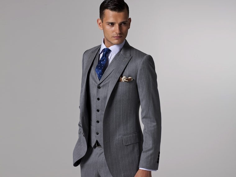 Vincero Light Gray Herringbone Three-Piece Suit